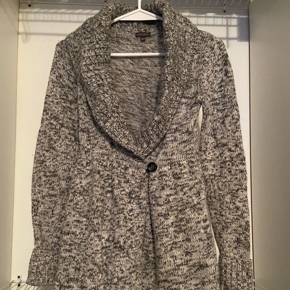 SOLD!!! ARITZIA CARDIGAN - Picture 1 of 2